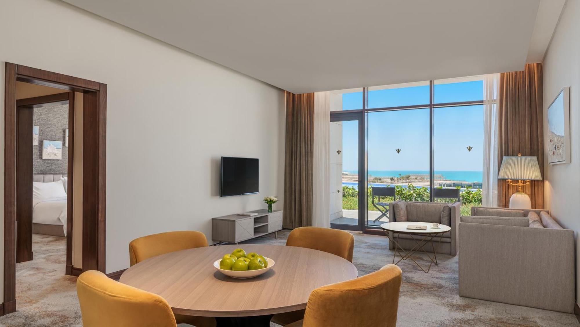 Rixos Premium Alamein El Alamein Phòng bức ảnh A living room at the hotel